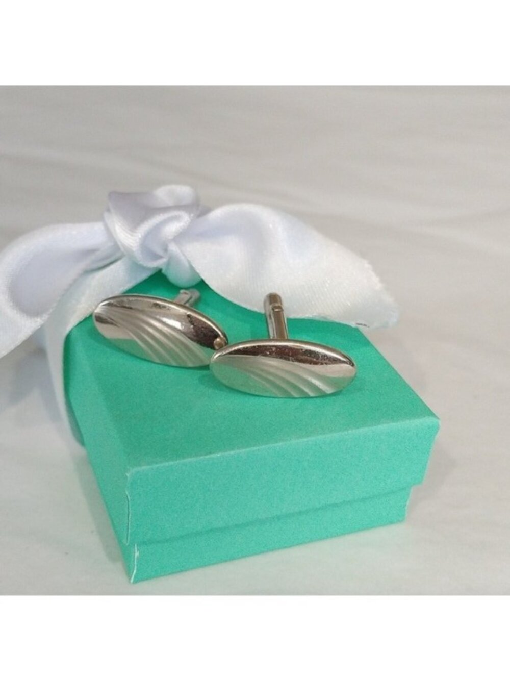 Swank Silver tone Oval w/ Fan Florish Cuff Links
